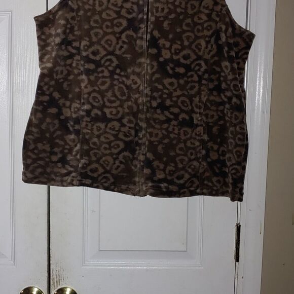 Basic Editions zip up soft animal print vest Sz L NWOT - Picture 2 of 5